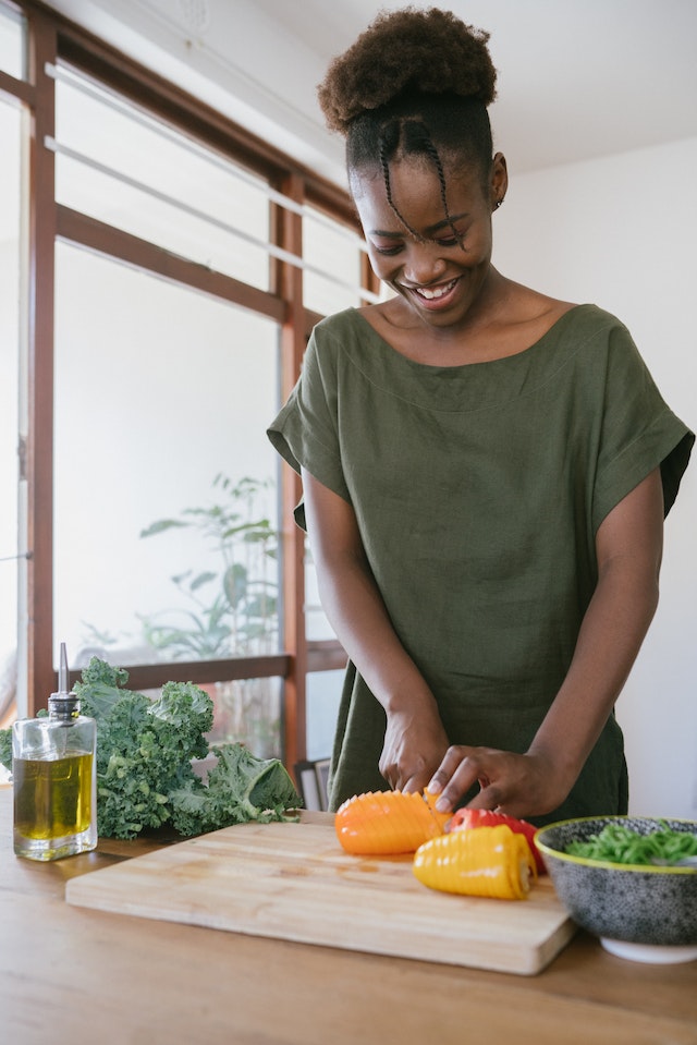 woman-kitchen